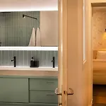 Private Oasis: Luxe 20-guest Estate, Jacuzzi, 8 Ha