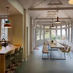 ヴィラ Private Oasis: Luxe 20-guest Estate, Jacuzzi, 8 Ha バゼイユ