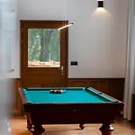 Private Oasis: Luxe 20-guest Estate, Jacuzzi, 8 Ha バゼイユ