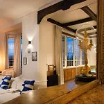 Private Oasis: Luxe 20-guest Estate, Jacuzzi, 8 Ha ヴィラ