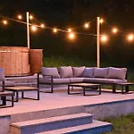 Private Oasis: Luxe 20-guest Estate, Jacuzzi, 8 Ha