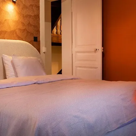 Private Oasis: Luxe 20-guest Estate, Jacuzzi, 8 Ha