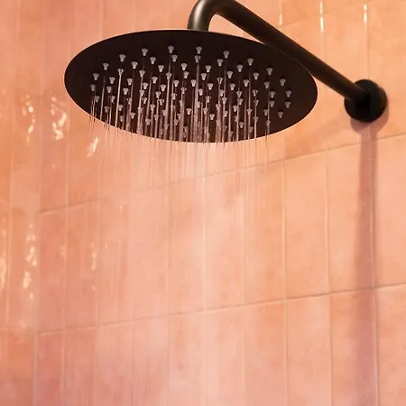 Private Oasis: Luxe 20-guest Estate, Jacuzzi, 8 Ha Vila