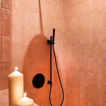 Private Oasis: Luxe 20-guest Estate, Jacuzzi, 8 Ha * Bazeilles