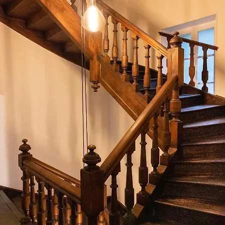 Private Oasis: Luxe 20-guest Estate, Jacuzzi, 8 Ha