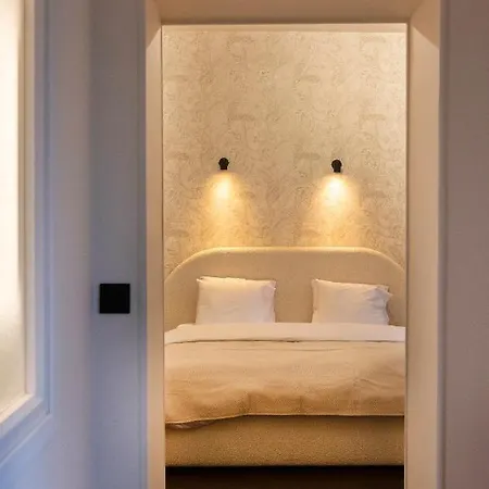 Vila Private Oasis: Luxe 20-guest Estate, Jacuzzi, 8 Ha Bazeilles