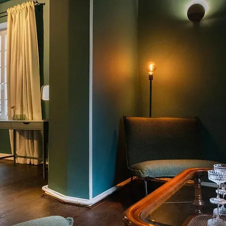 Private Oasis: Luxe 20-guest Estate, Jacuzzi, 8 Ha Bazeilles