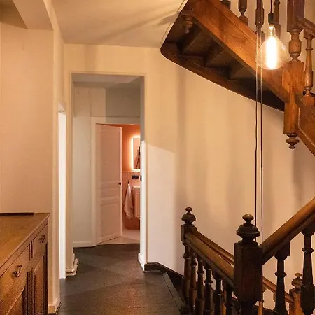 Private Oasis: Luxe 20-guest Estate, Jacuzzi, 8 Ha *