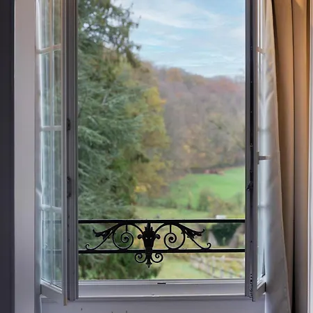 Private Oasis: Luxe 20-guest Estate, Jacuzzi, 8 Ha Bazeilles