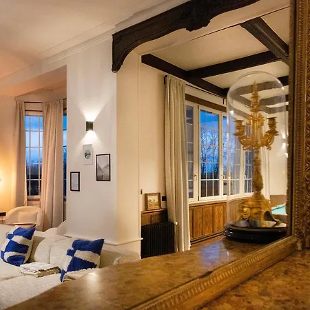 Private Oasis: Luxe 20-guest Estate, Jacuzzi, 8 Ha Villa