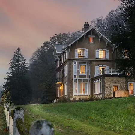 Private Oasis: Luxe 20-guest Estate, Jacuzzi, 8 Ha *