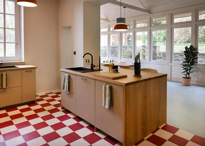 Private Oasis: Luxe 20-guest Estate, Jacuzzi, 8 Ha Villa Bazeilles