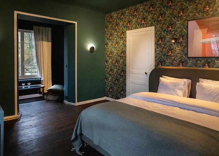 Private Oasis: Luxe 20-guest Estate, Jacuzzi, 8 Ha Villa *