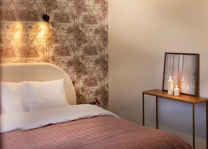 Private Oasis: Luxe 20-guest Estate, Jacuzzi, 8 Ha Bazeilles