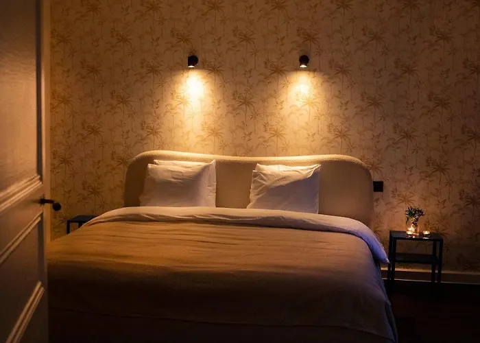 Villa Private Oasis: Luxe 20-guest Estate, Jacuzzi, 8 Ha Bazeilles