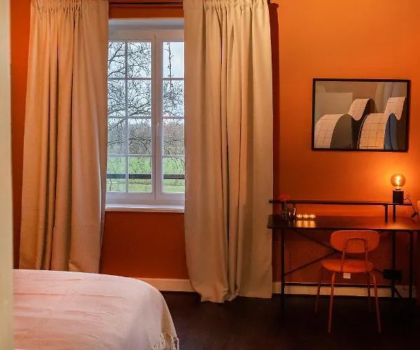 Private Oasis: Luxe 20-guest Estate, Jacuzzi, 8 Ha Villa