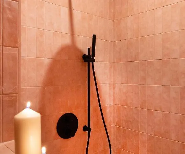 Private Oasis: Luxe 20-guest Estate, Jacuzzi, 8 Ha * Bazeilles