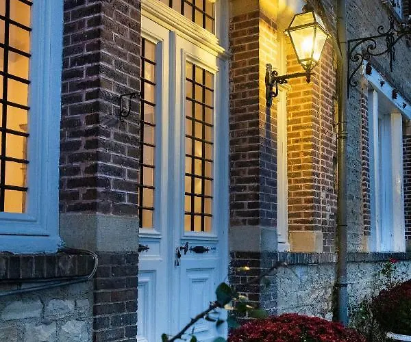 Private Oasis: Luxe 20-guest Estate, Jacuzzi, 8 Ha Villa