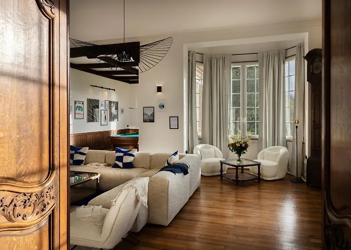 Private Oasis: Luxe 20-guest Estate, Jacuzzi, 8 Ha *