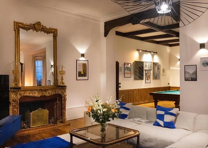 Private Oasis: Luxe 20-guest Estate, Jacuzzi, 8 Ha Villa *