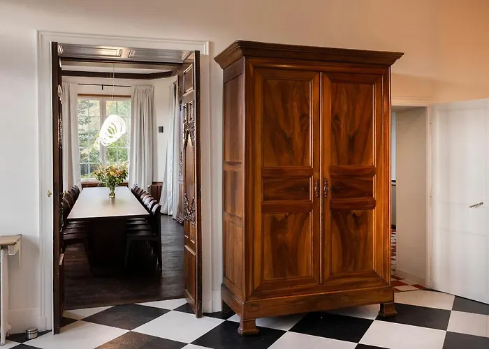 Private Oasis: Luxe 20-guest Estate, Jacuzzi, 8 Ha Bazeilles