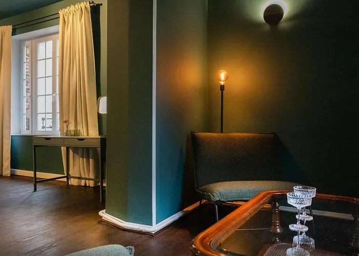 Private Oasis: Luxe 20-guest Estate, Jacuzzi, 8 Ha Bazeilles