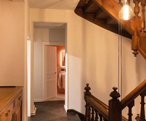 Private Oasis: Luxe 20-guest Estate, Jacuzzi, 8 Ha *