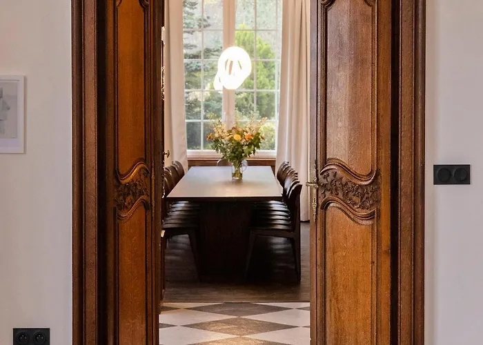 Private Oasis: Luxe 20-guest Estate, Jacuzzi, 8 Ha Villa *