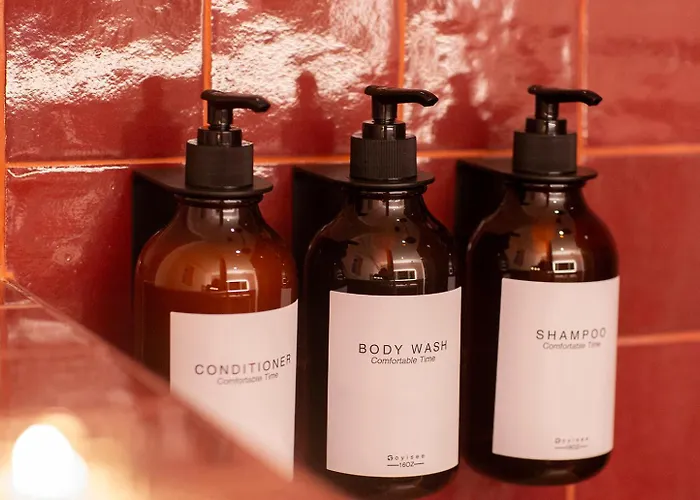 Private Oasis: Luxe 20-guest Estate, Jacuzzi, 8 Ha