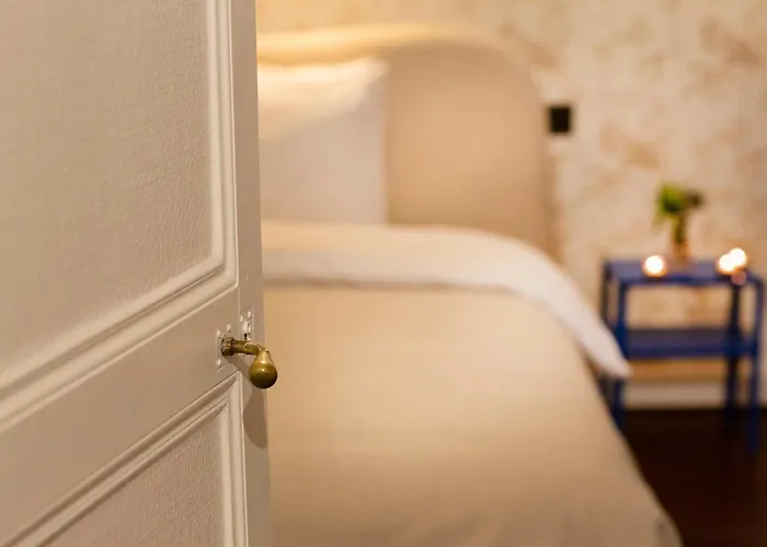 Villa Private Oasis: Luxe 20-guest Estate, Jacuzzi, 8 Ha Bazeilles