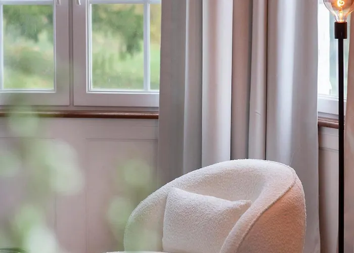 Villa Private Oasis: Luxe 20-guest Estate, Jacuzzi, 8 Ha Bazeilles