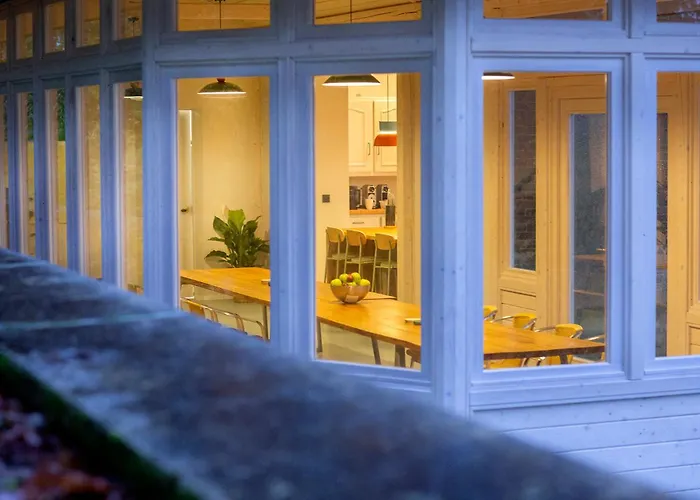 Private Oasis: Luxe 20-guest Estate, Jacuzzi, 8 Ha Villa Bazeilles