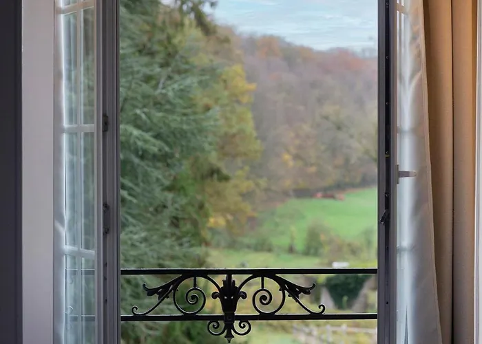 Private Oasis: Luxe 20-guest Estate, Jacuzzi, 8 Ha Bazeilles