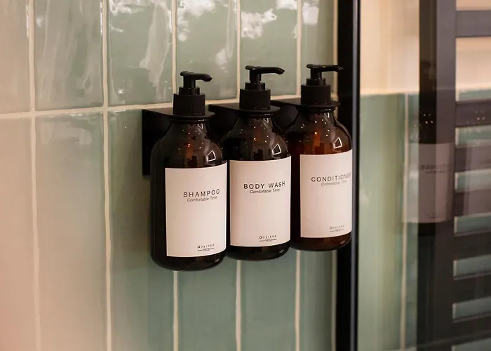 Private Oasis: Luxe 20-guest Estate, Jacuzzi, 8 Ha Villa *