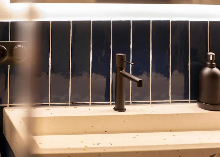 Private Oasis: Luxe 20-guest Estate, Jacuzzi, 8 Ha Bazeilles