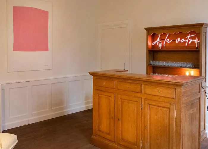 Private Oasis: Luxe 20-guest Estate, Jacuzzi, 8 Ha * Bazeilles