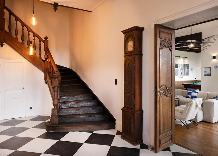 Private Oasis: Luxe 20-guest Estate, Jacuzzi, 8 Ha * Bazeilles