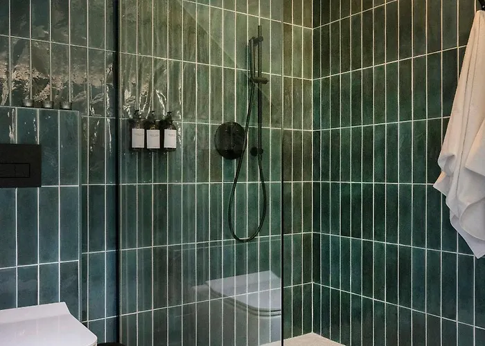 Private Oasis: Luxe 20-guest Estate, Jacuzzi, 8 Ha * Bazeilles