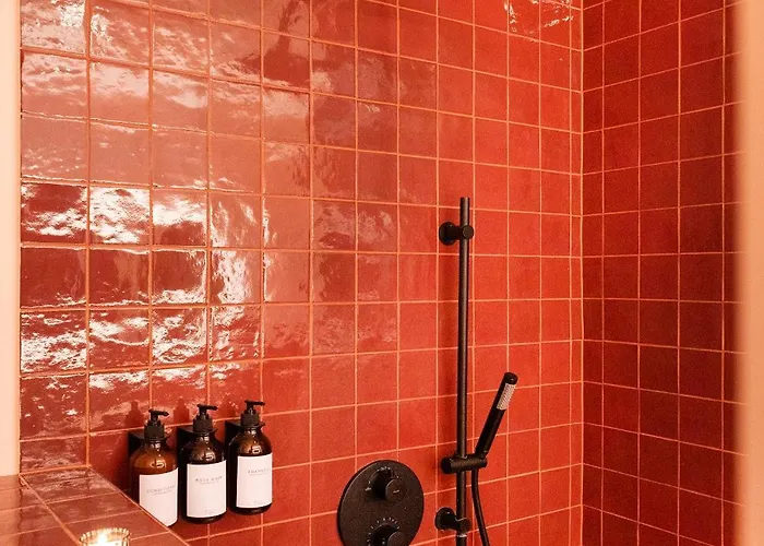 Villa Private Oasis: Luxe 20-guest Estate, Jacuzzi, 8 Ha Bazeilles